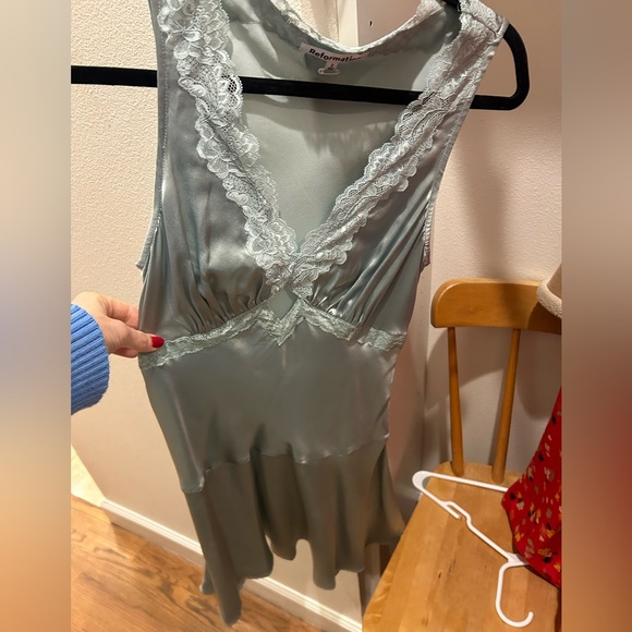 SOLD OUT Reformation aquamarine blue silk Belva dress. Perfect condition size 2 - Picture 6 of 6